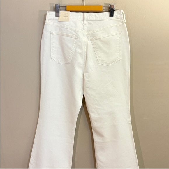 Universal Threads White High Rise Flare Jeans NWT Sz10 - Picture 13 of 16